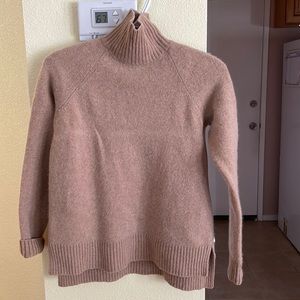 Ann Taylor Sweater - S